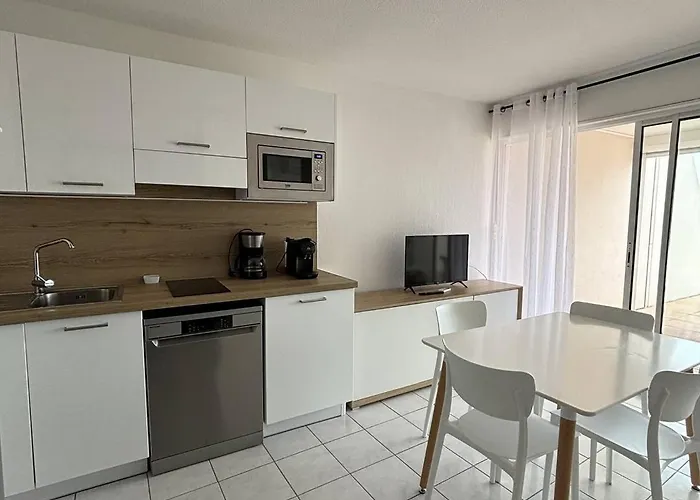 4 Personnes Natura 106 * Agde